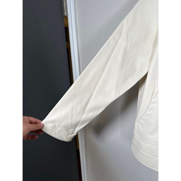 NVLT NEW Women’s Vegan Leather Collared Trucker Jacket Size M Ivory/Cream - Picture 3 of 12